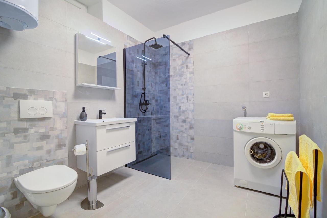 Apartments Maria Сен Екстериор снимка