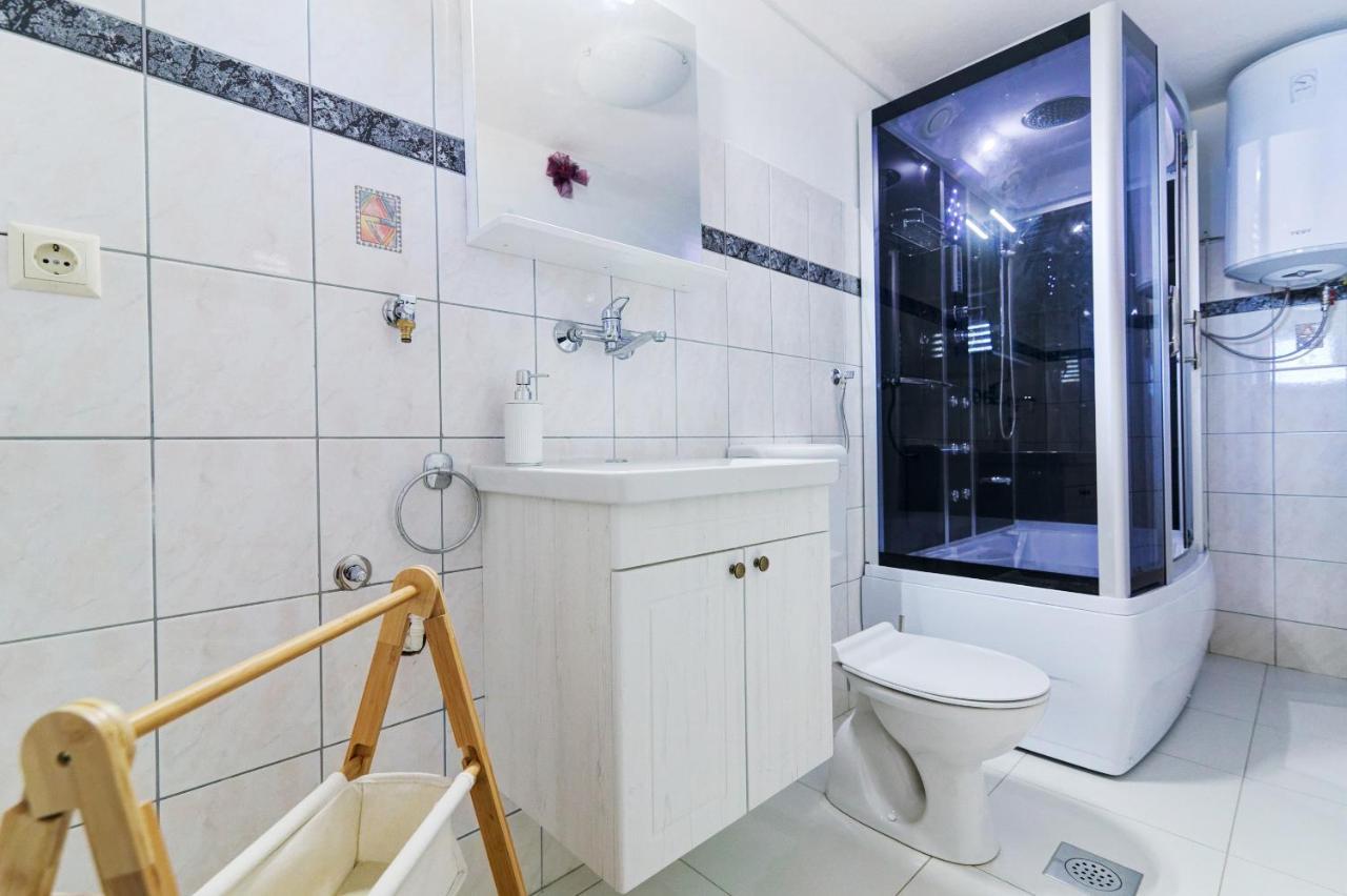 Apartments Maria Сен Екстериор снимка