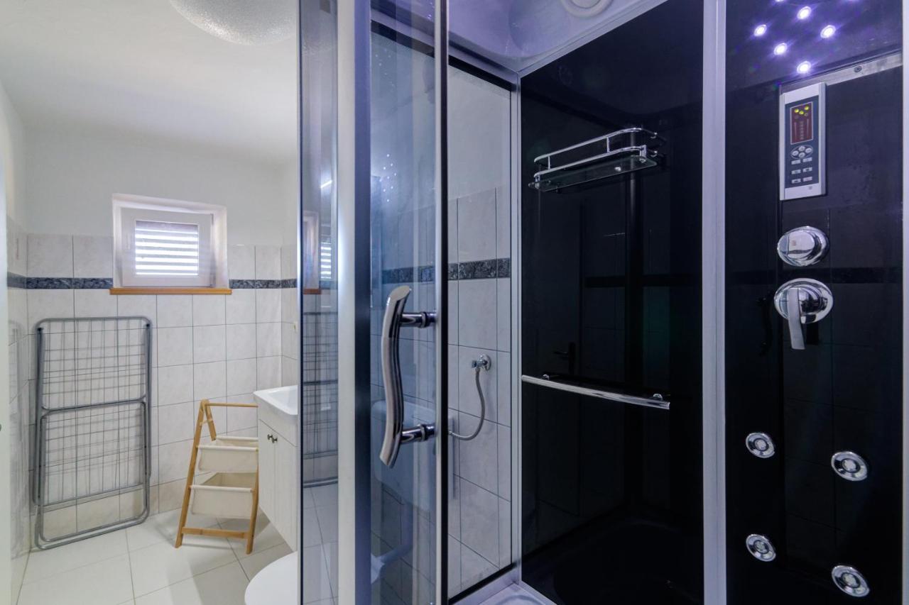 Apartments Maria Сен Екстериор снимка