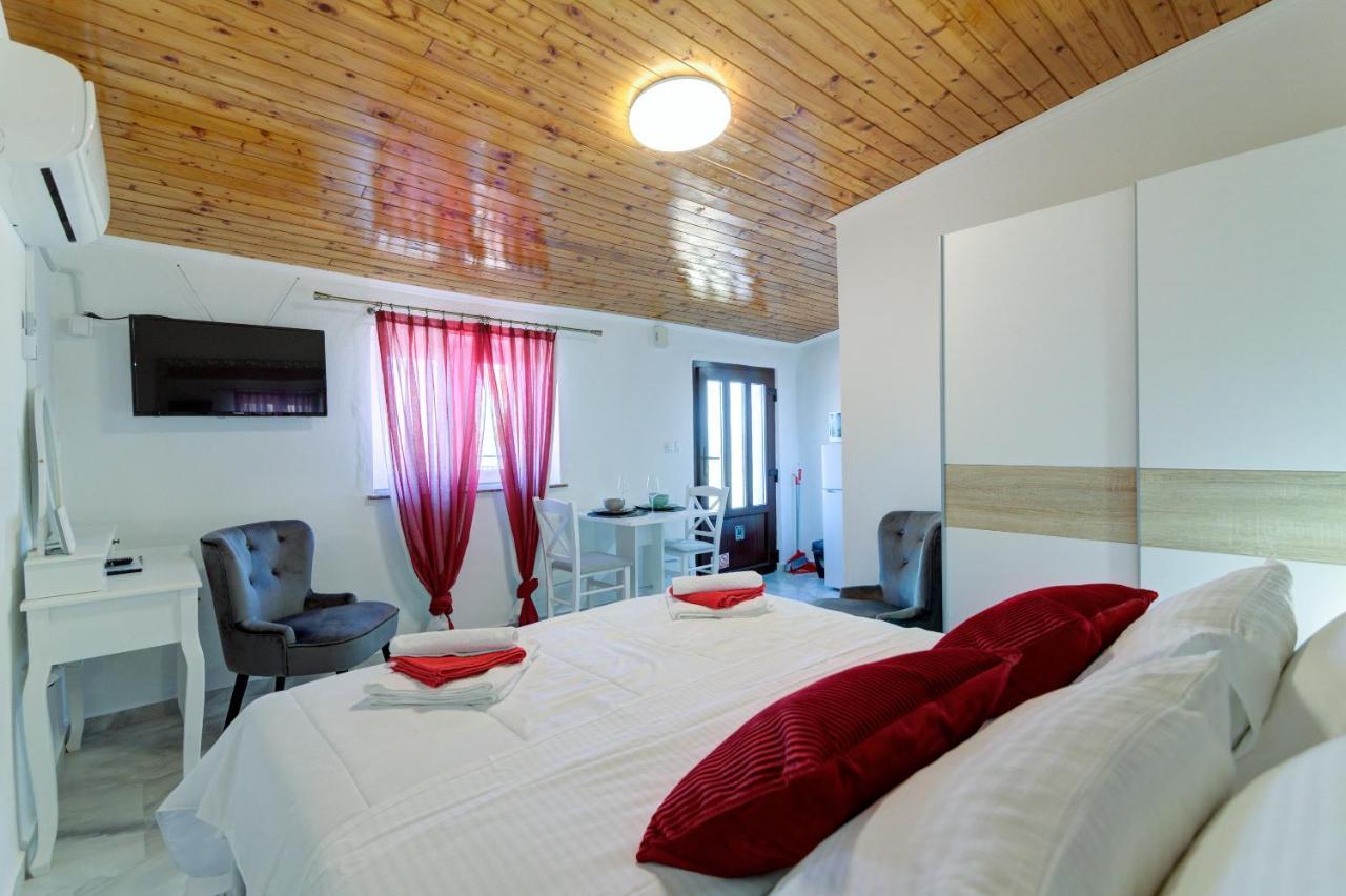 Apartments Maria Сен Екстериор снимка