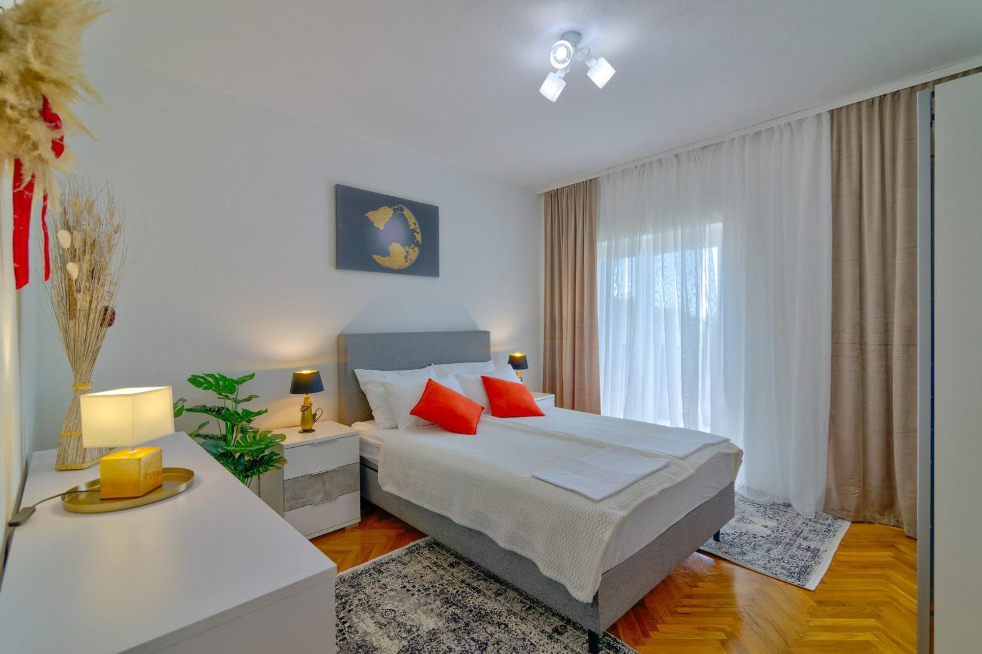 Apartments Maria Сен Екстериор снимка