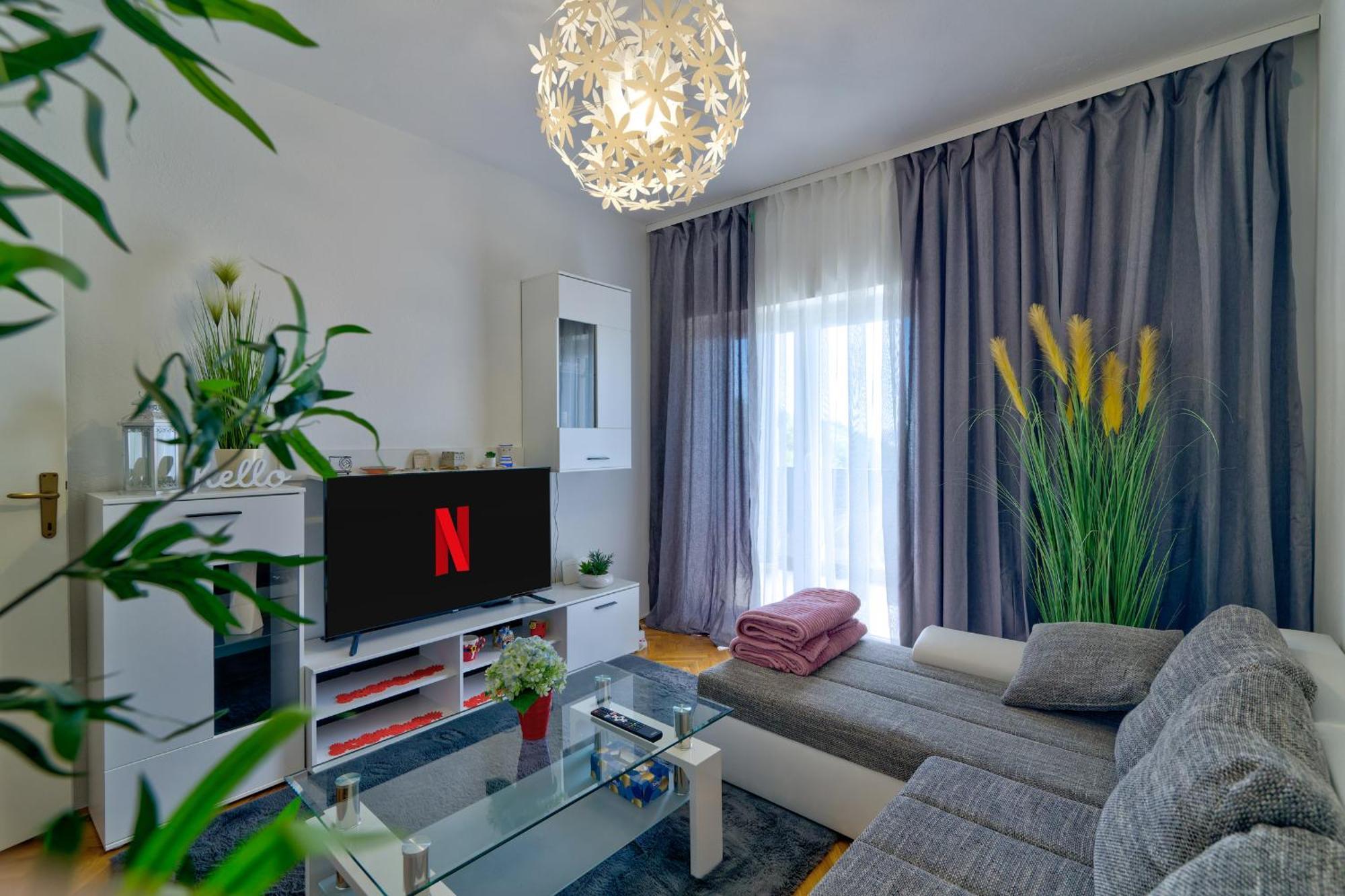 Apartments Maria Сен Екстериор снимка